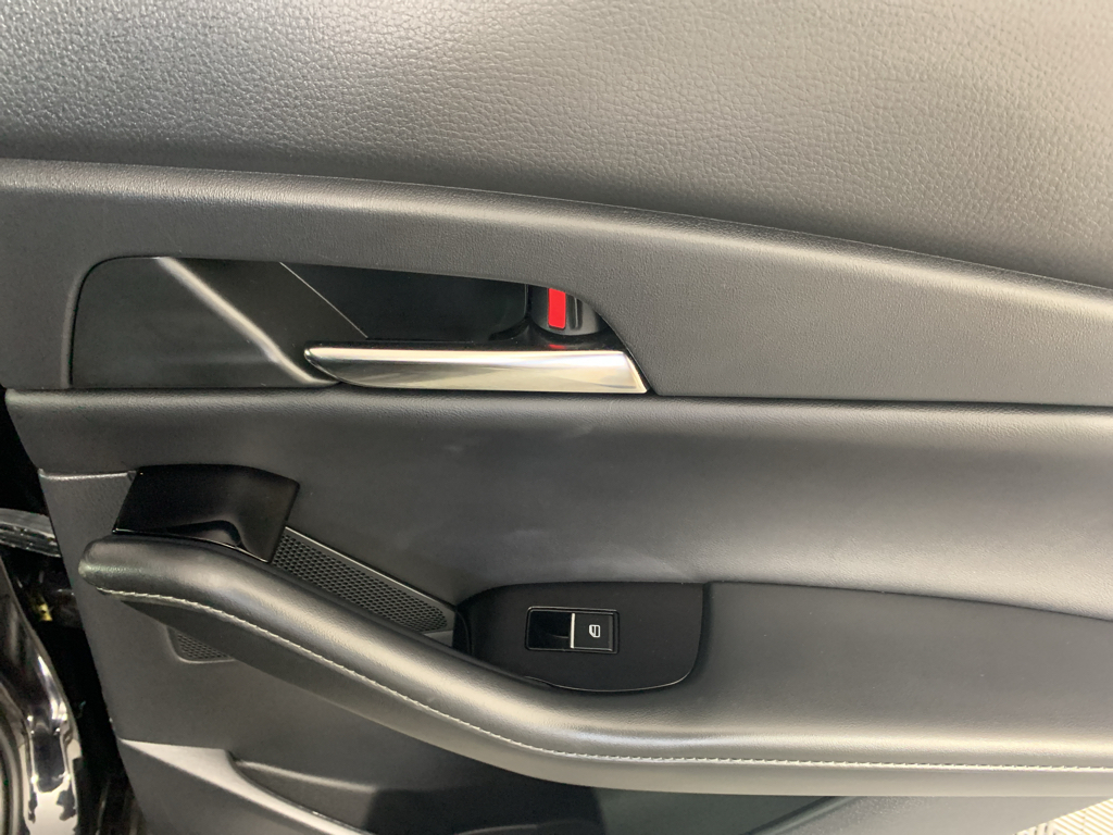 Vehicle photo 34