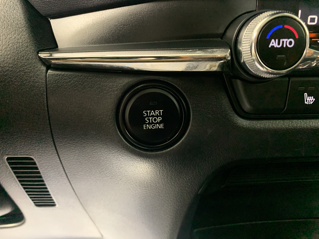 Vehicle photo 17