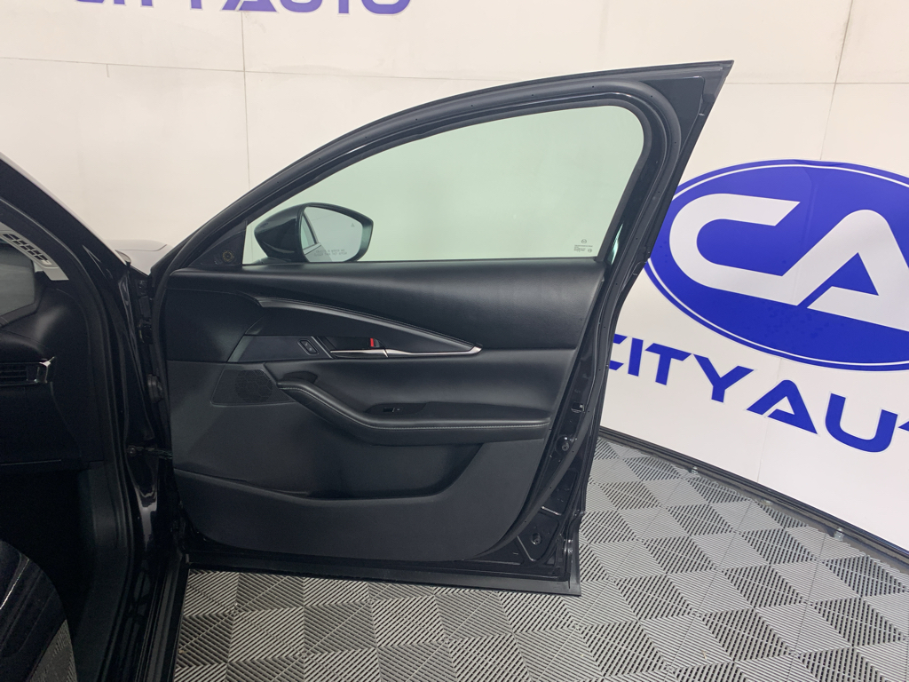 Vehicle photo 36