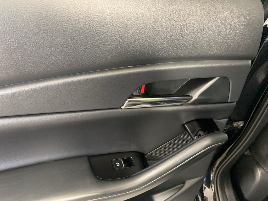 Vehicle photo 30