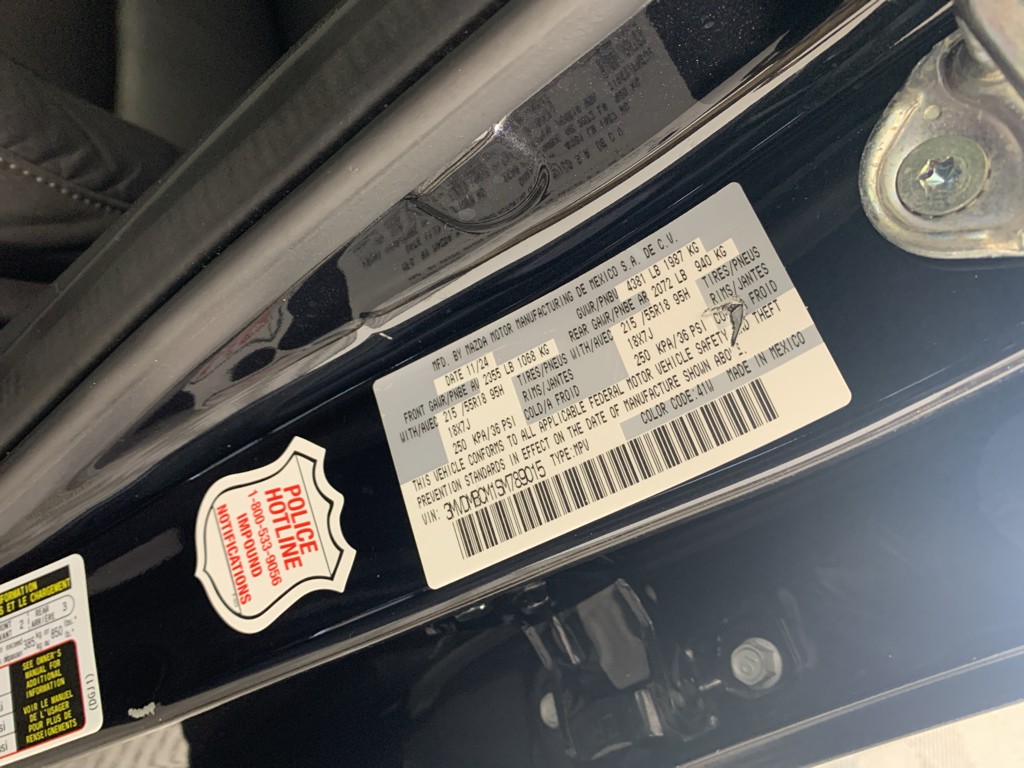 Vehicle photo 12