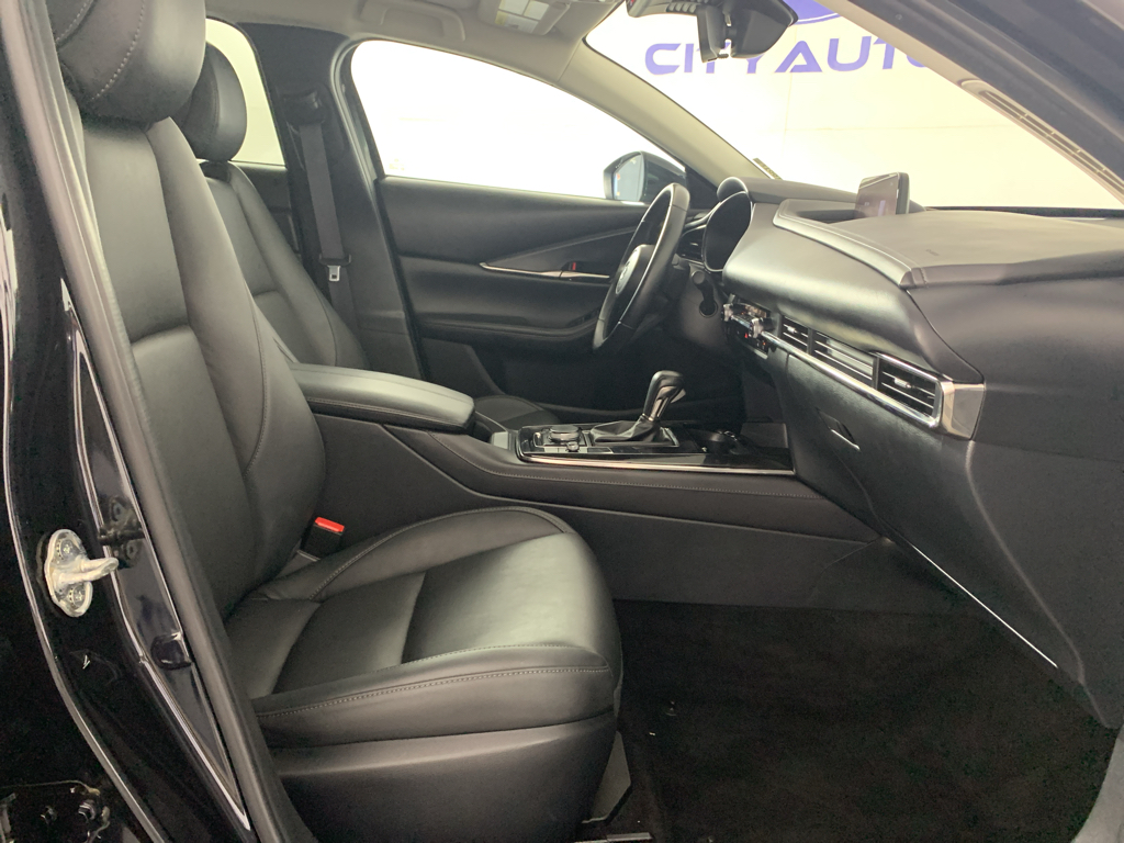 Vehicle photo 38