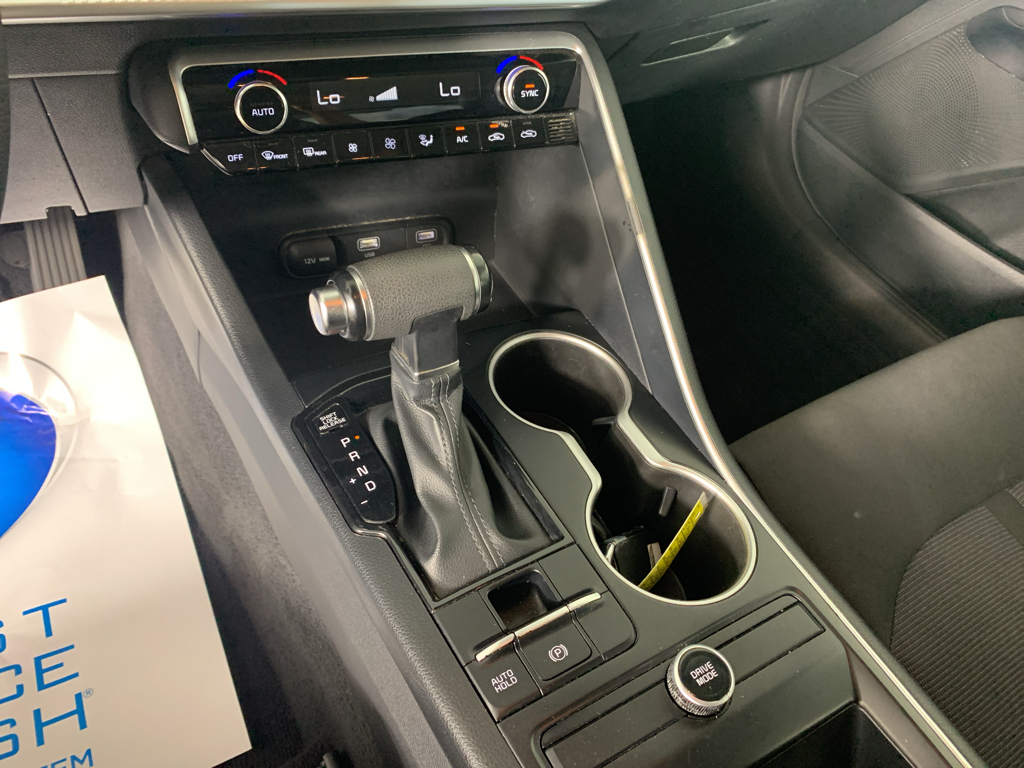 Vehicle photo 23