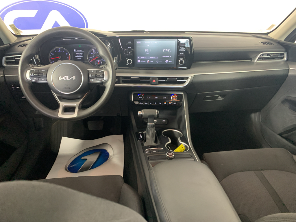 Vehicle photo 30