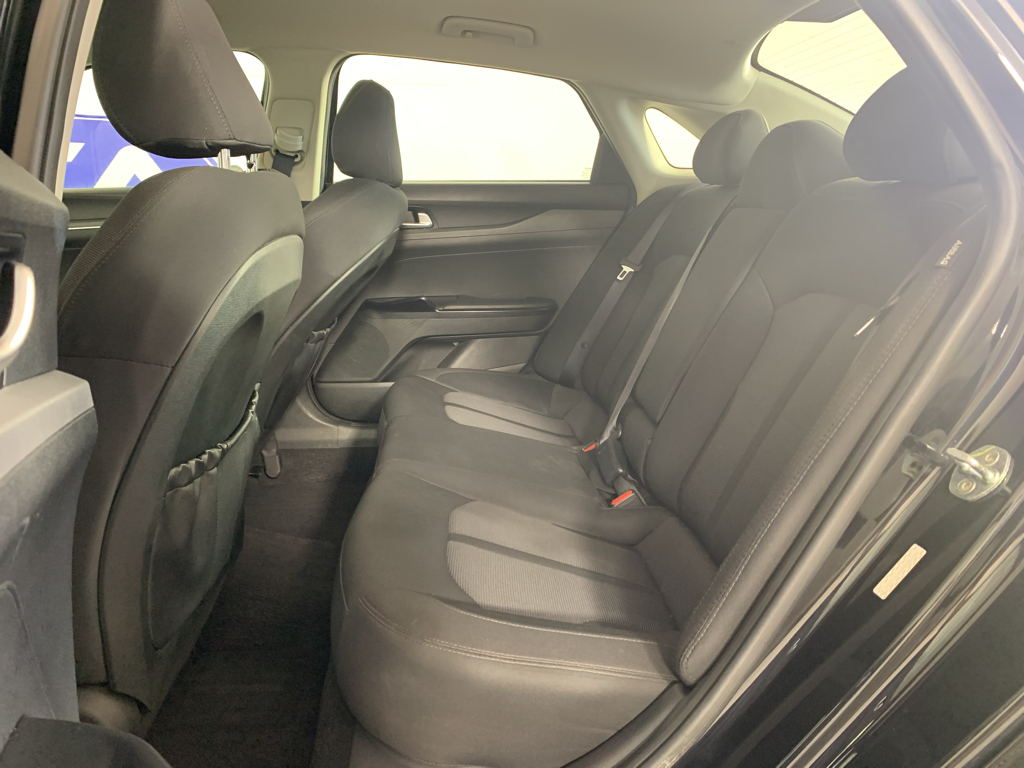 Vehicle photo 28