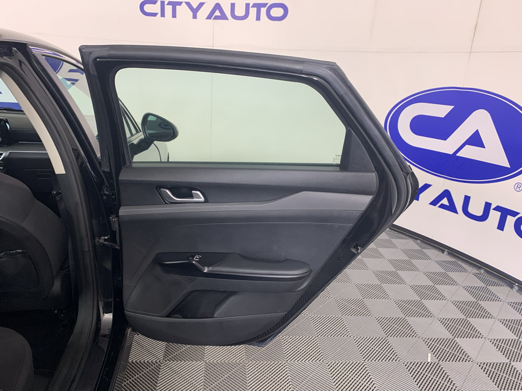 Vehicle photo 31