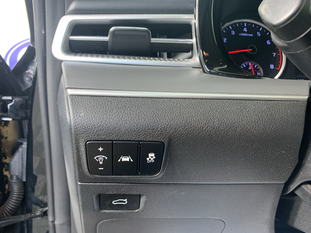 Vehicle photo 16