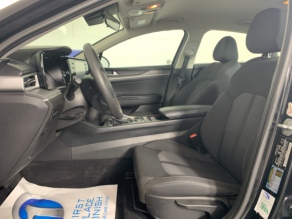 Vehicle photo 15