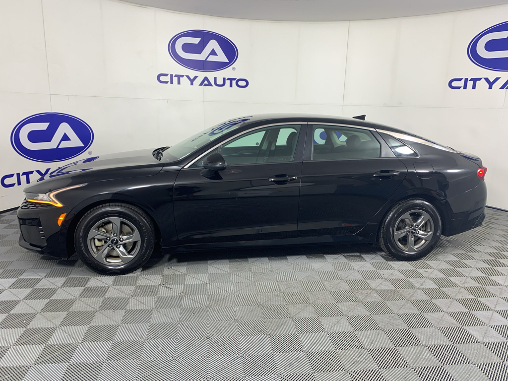 Vehicle photo 6