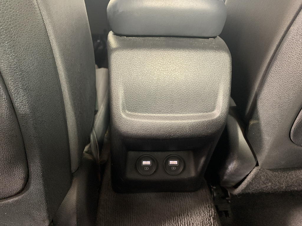 Vehicle photo 29