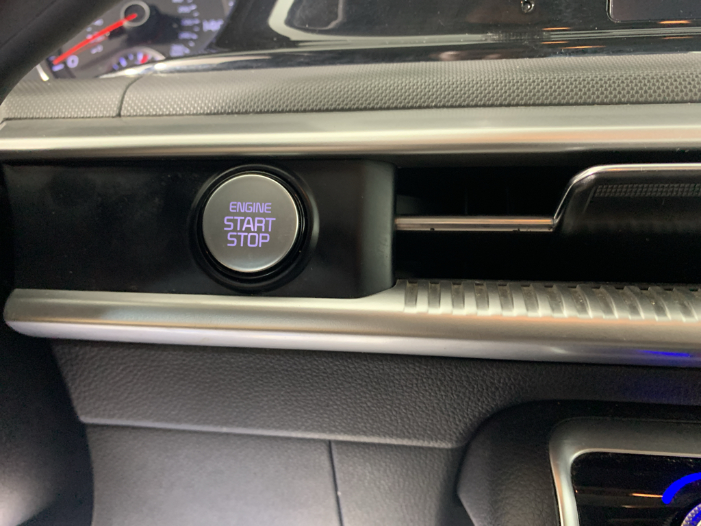 Vehicle photo 17