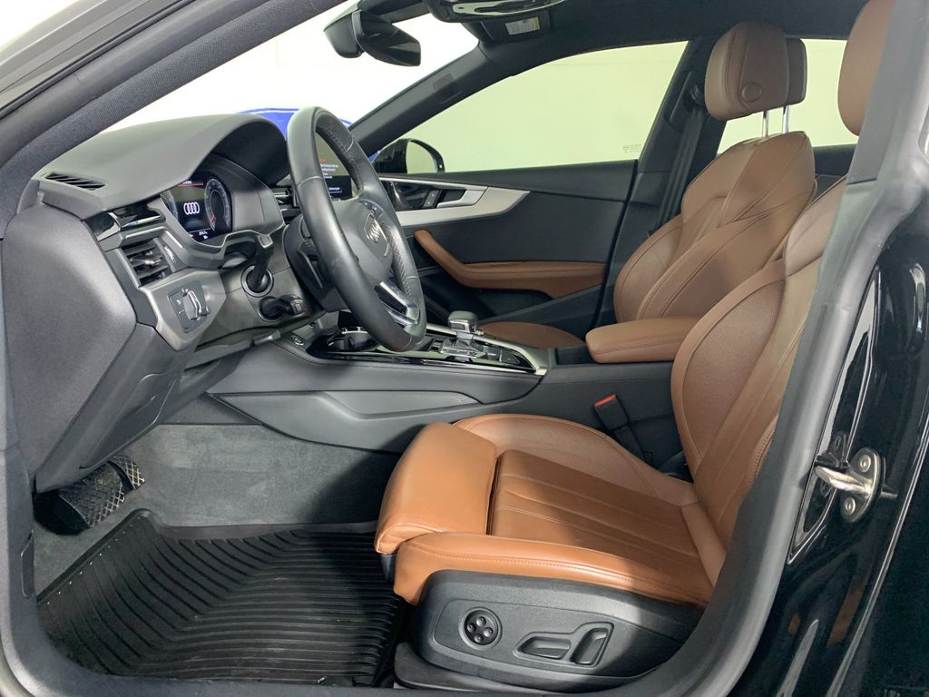 Vehicle photo 15