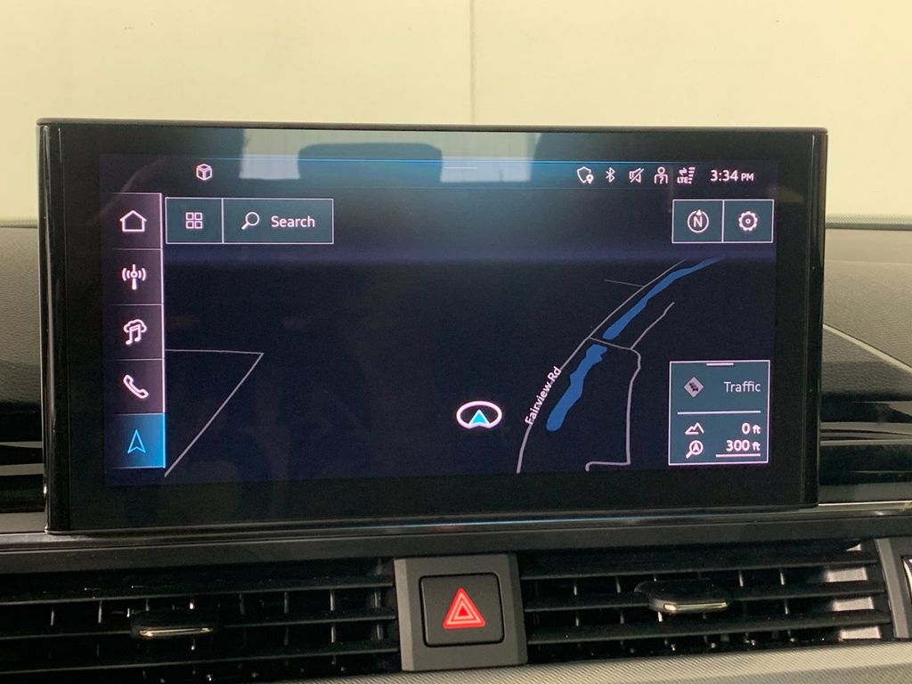 Vehicle photo 25