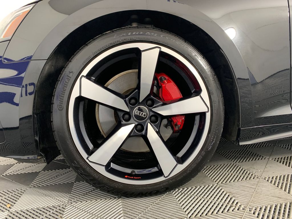 Vehicle photo 11