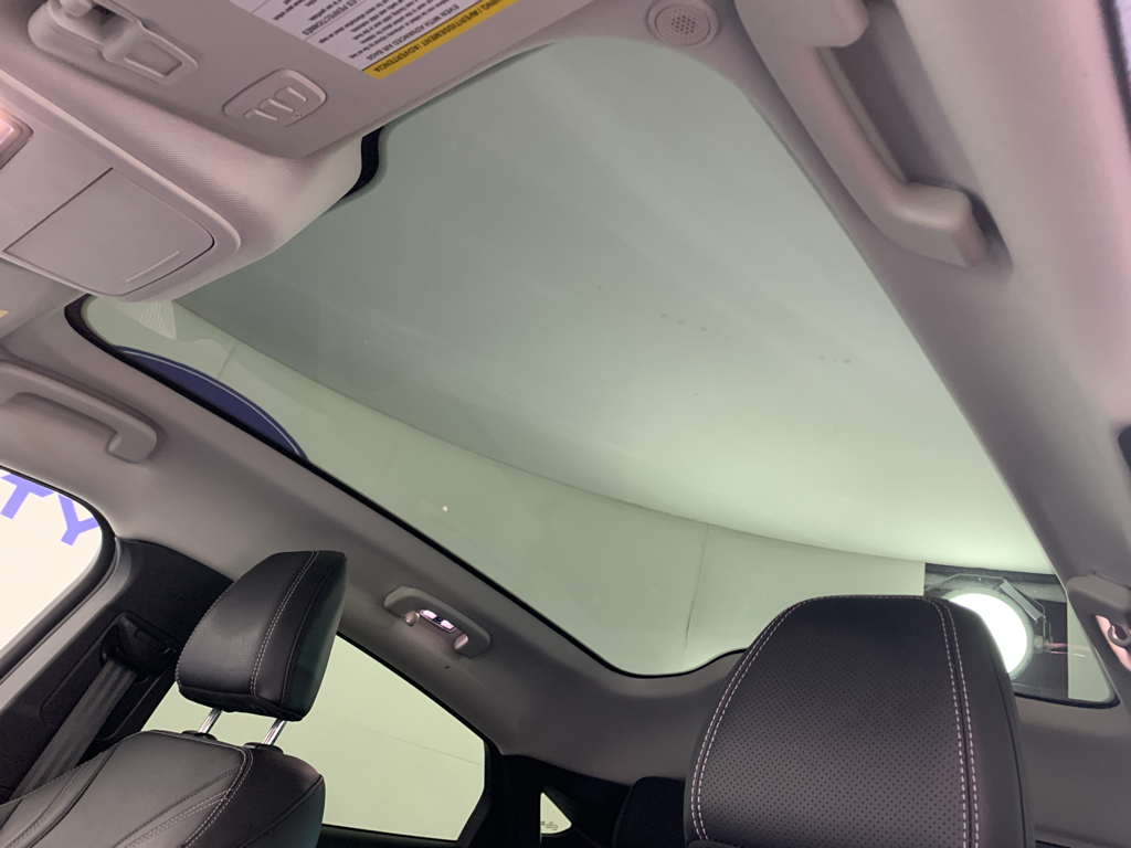 Vehicle photo 27