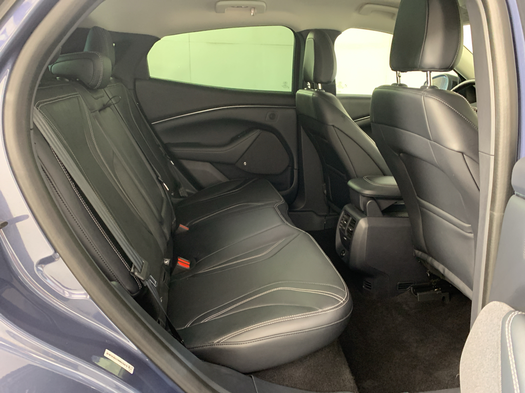 Vehicle photo 36