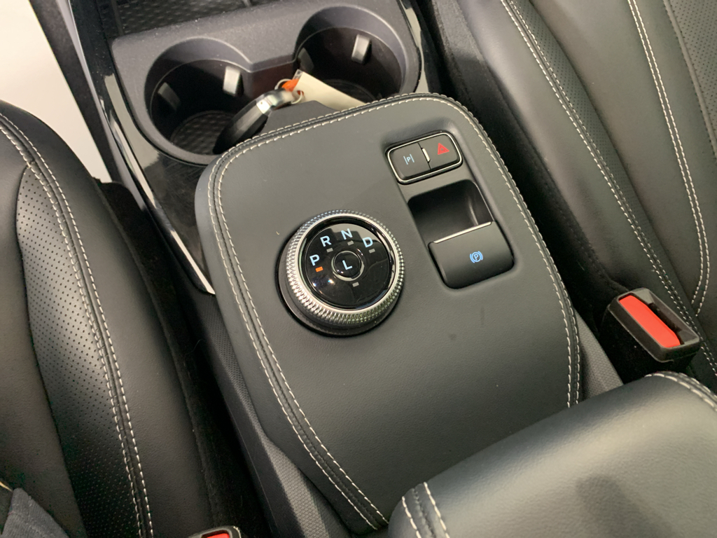 Vehicle photo 23