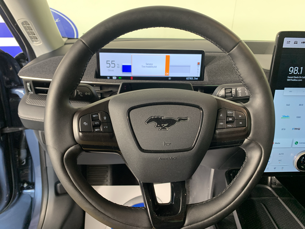 Vehicle photo 21