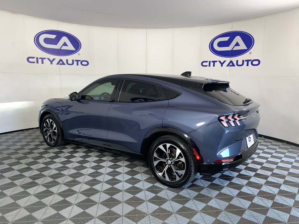 Vehicle photo 5