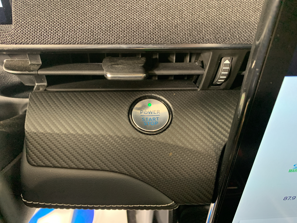 Vehicle photo 17