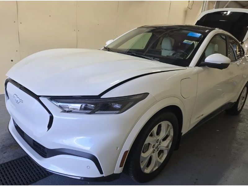 Vehicle photo 1