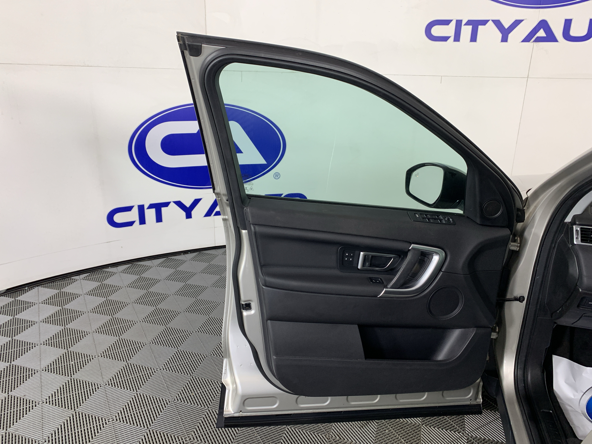 Used 2017 Land rover Discovery Sport SUV