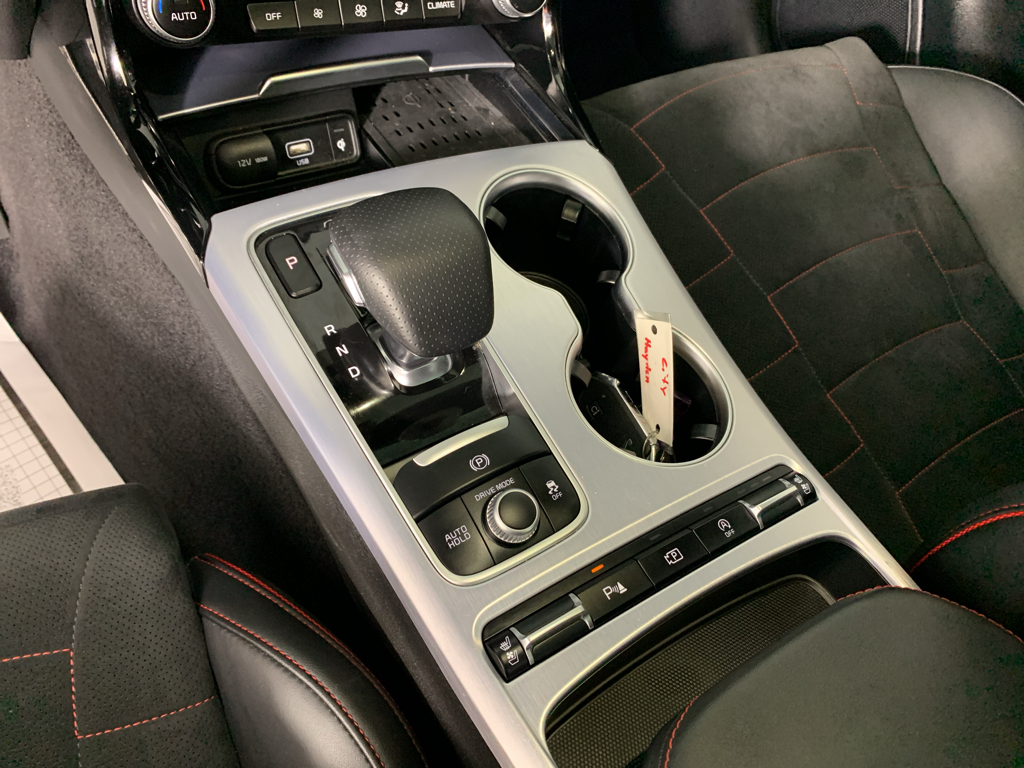 Vehicle photo 23