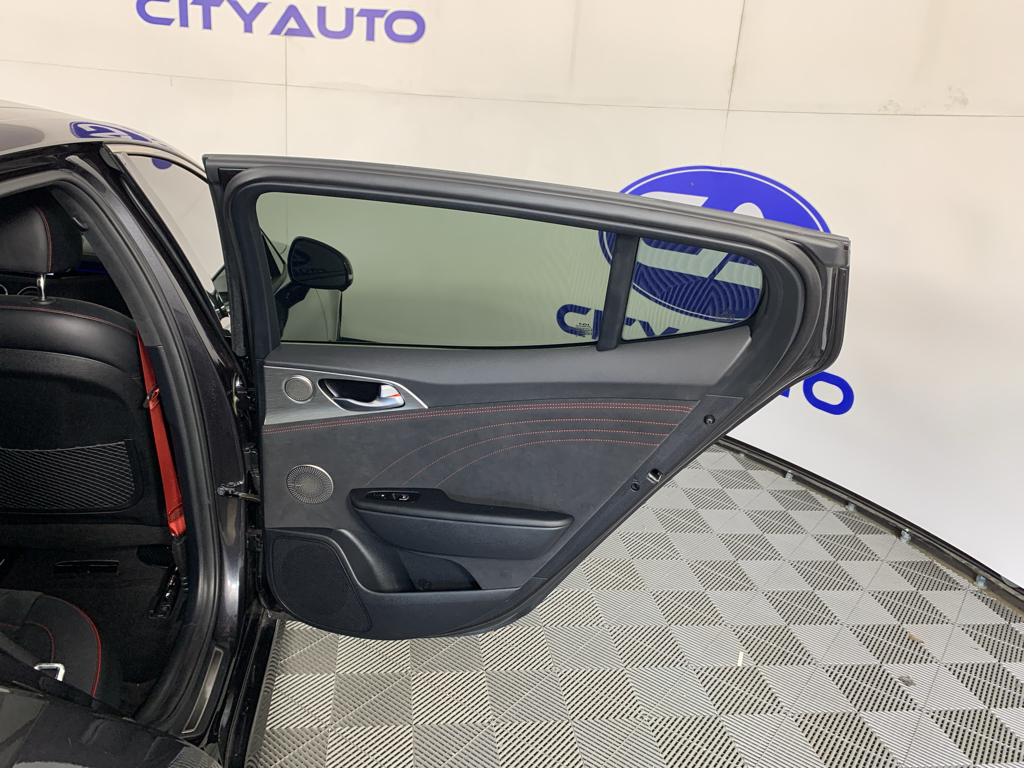 Vehicle photo 34