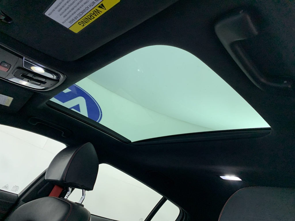 Vehicle photo 28
