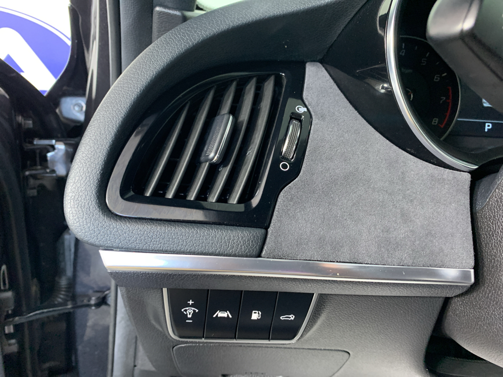 Vehicle photo 16
