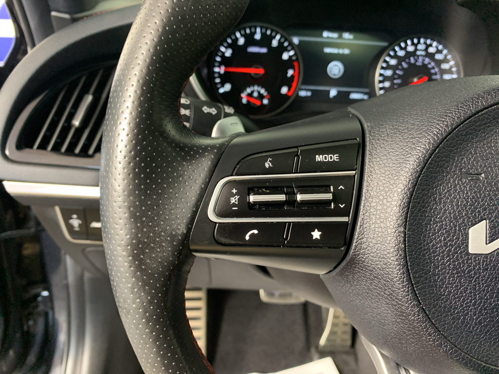 Vehicle photo 18