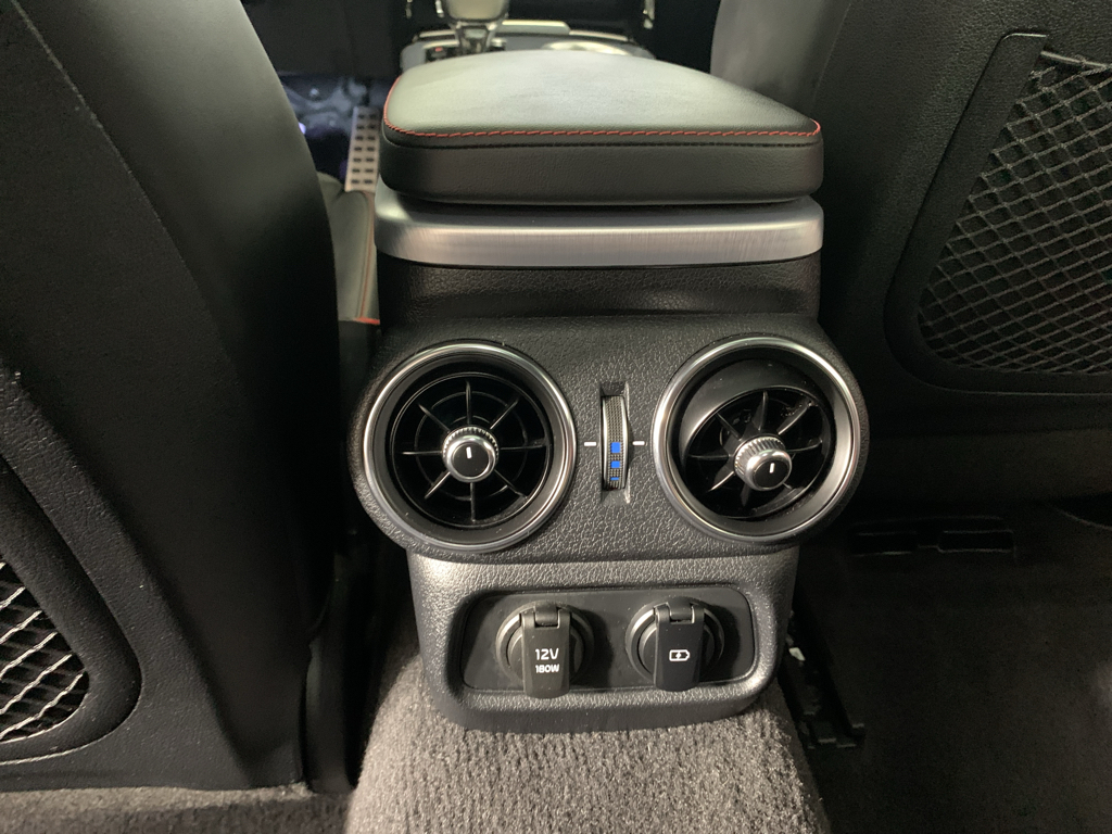 Vehicle photo 32