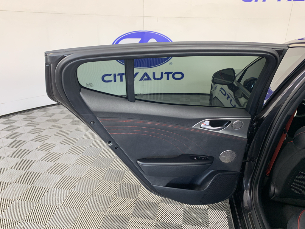 Vehicle photo 29