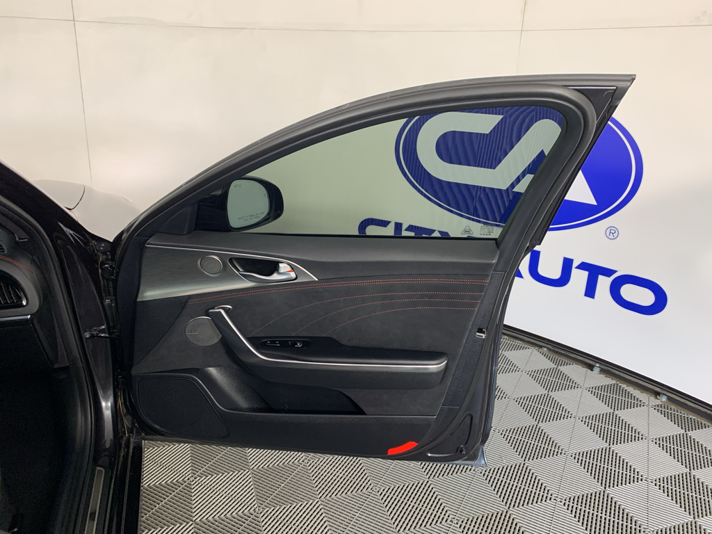 Vehicle photo 37