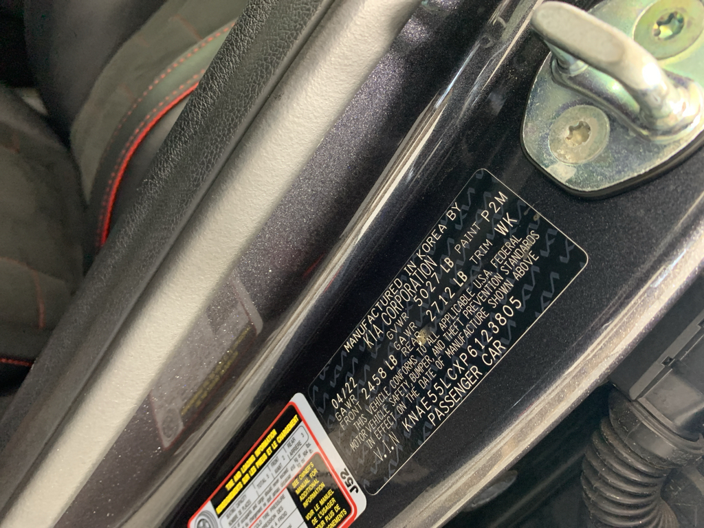 Vehicle photo 12