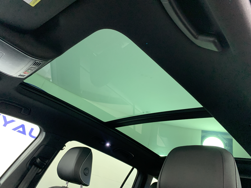 Vehicle photo 27