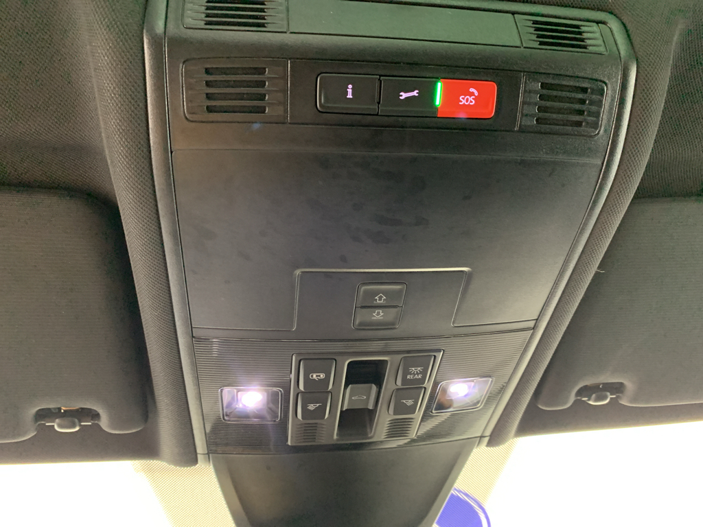 Vehicle photo 26