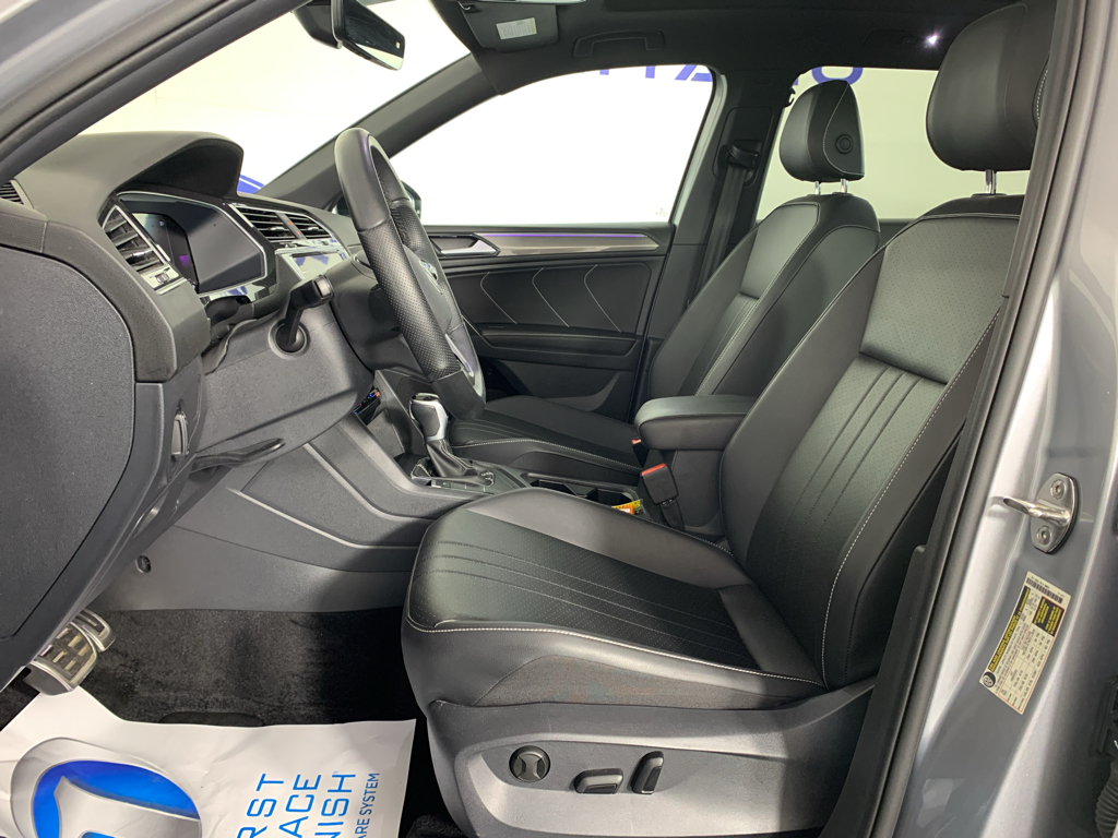 Vehicle photo 15