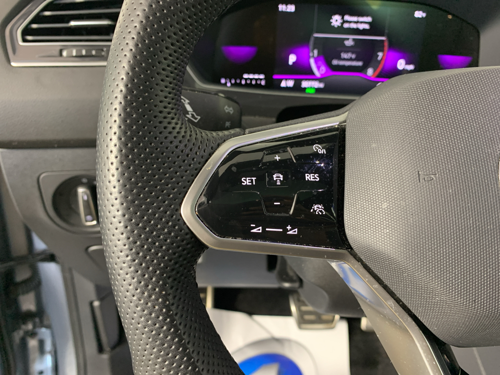 Vehicle photo 18