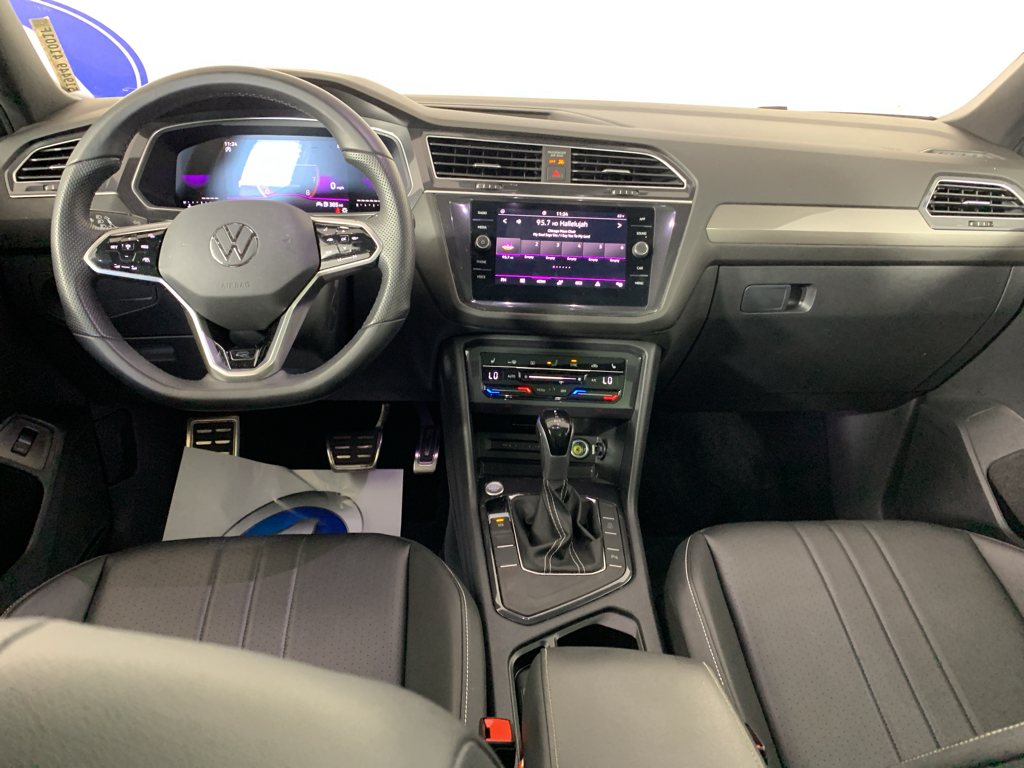 Vehicle photo 32