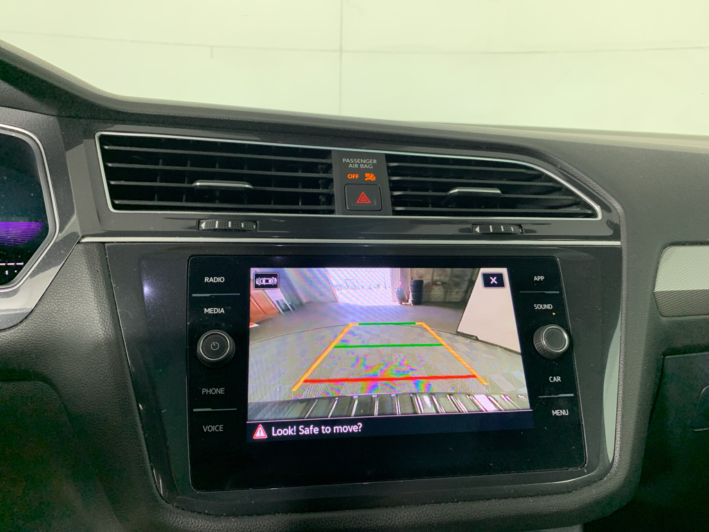 Vehicle photo 25