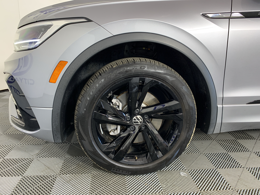 Vehicle photo 11