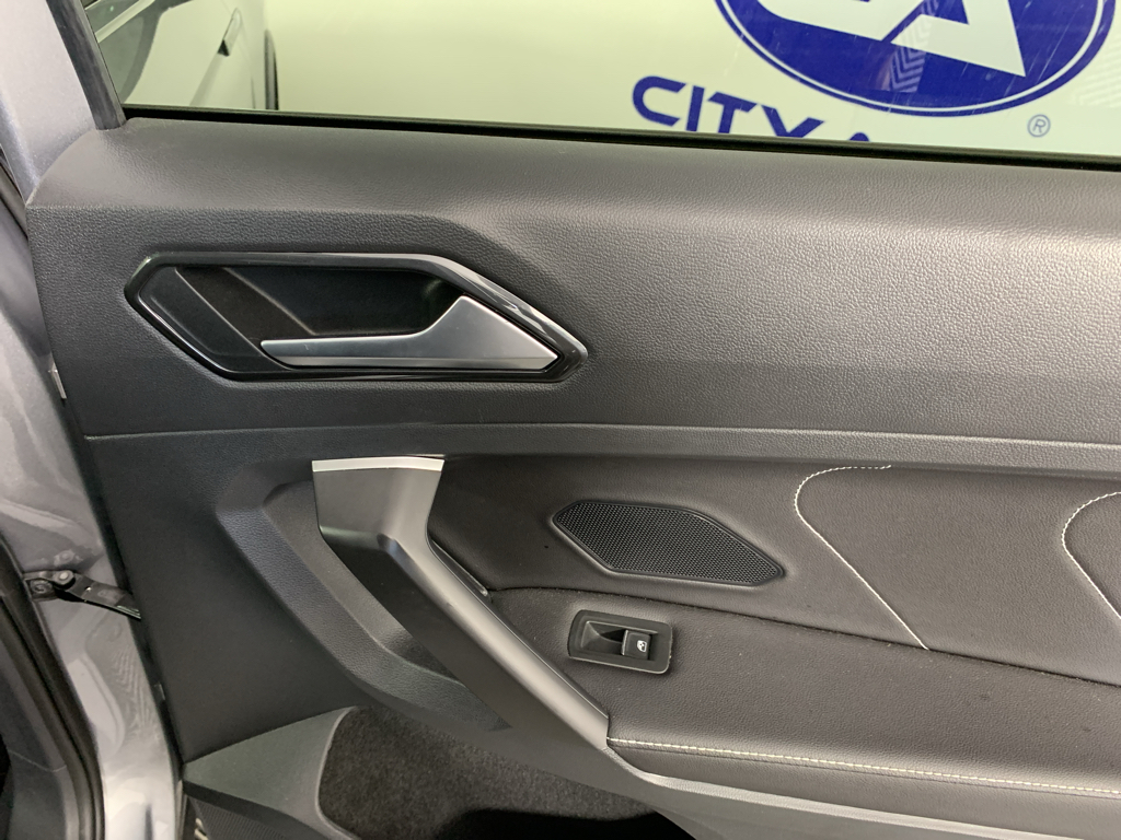 Vehicle photo 35