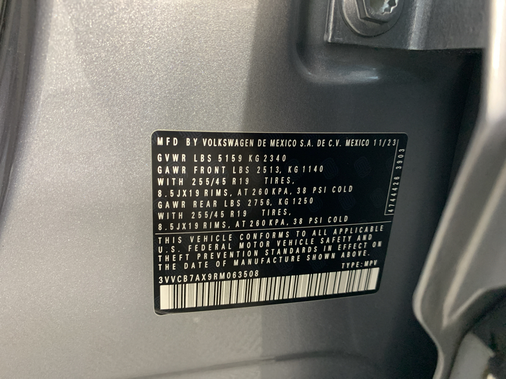 Vehicle photo 12