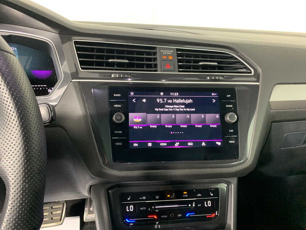 Vehicle photo 24