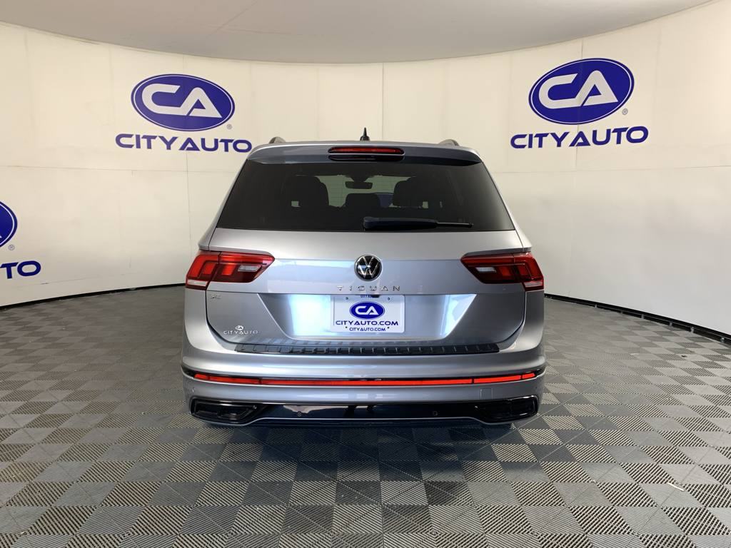 Vehicle photo 4