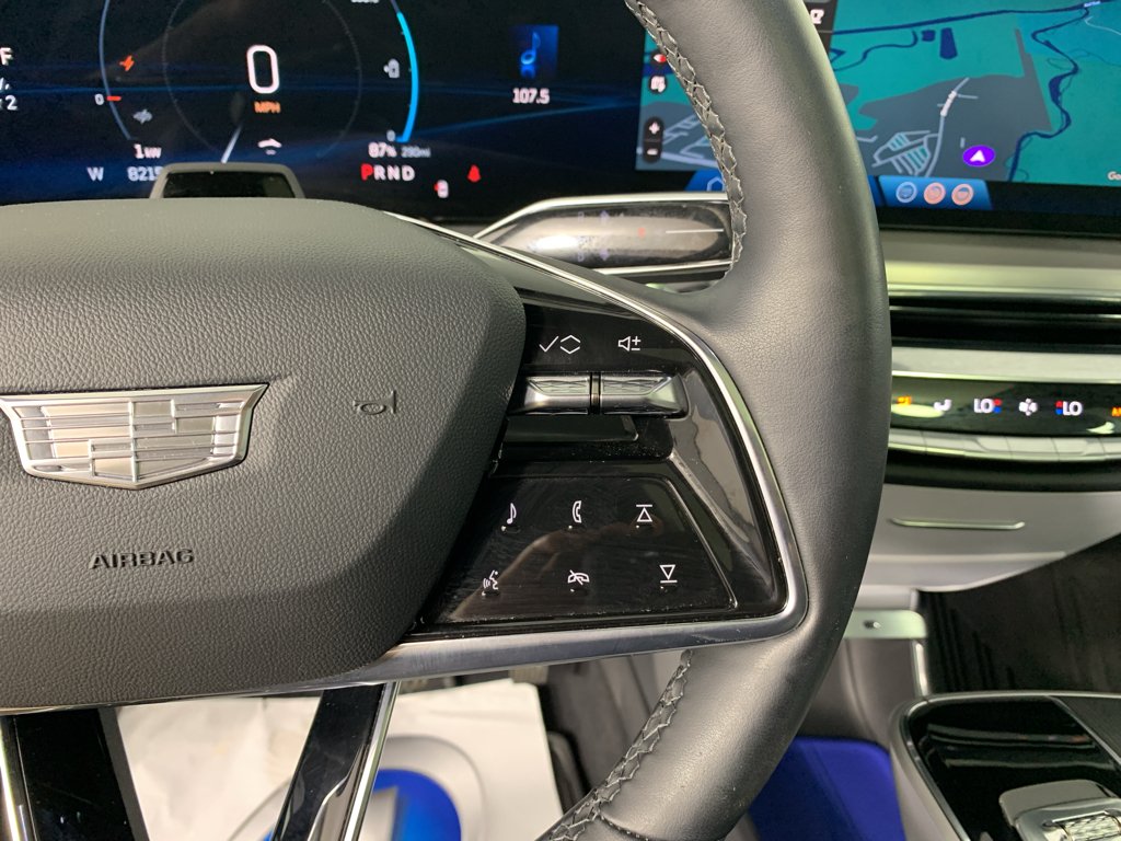Vehicle photo 19
