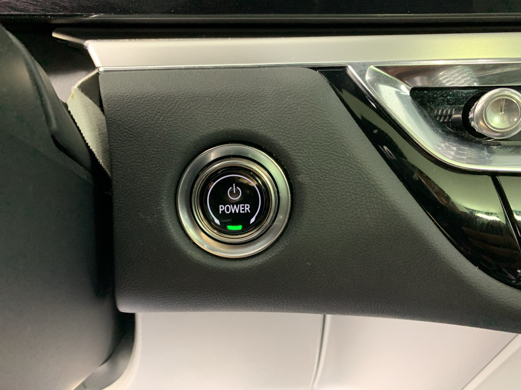 Vehicle photo 17