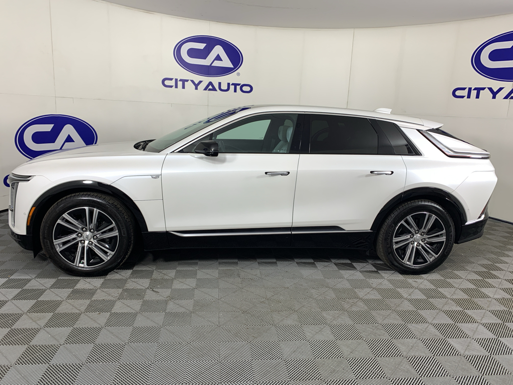 Vehicle photo 6