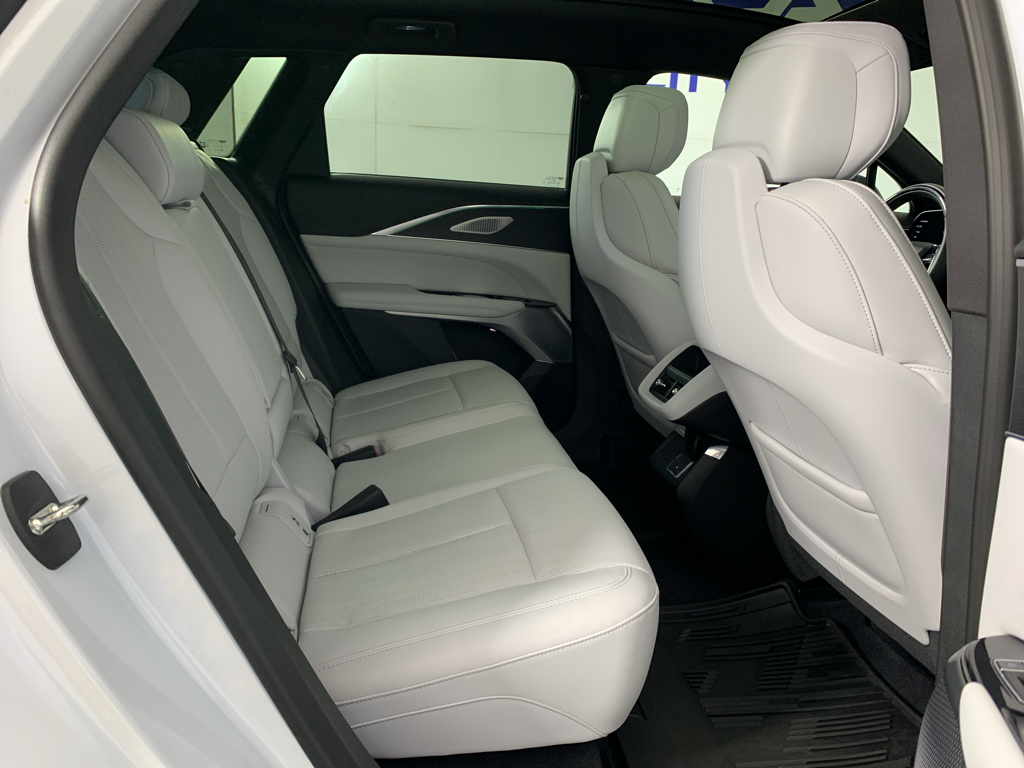 Vehicle photo 40